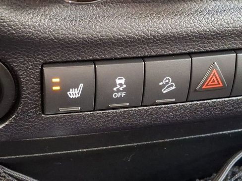 Used 2016 Jeep Wrangler Unlimited Sahara image 23