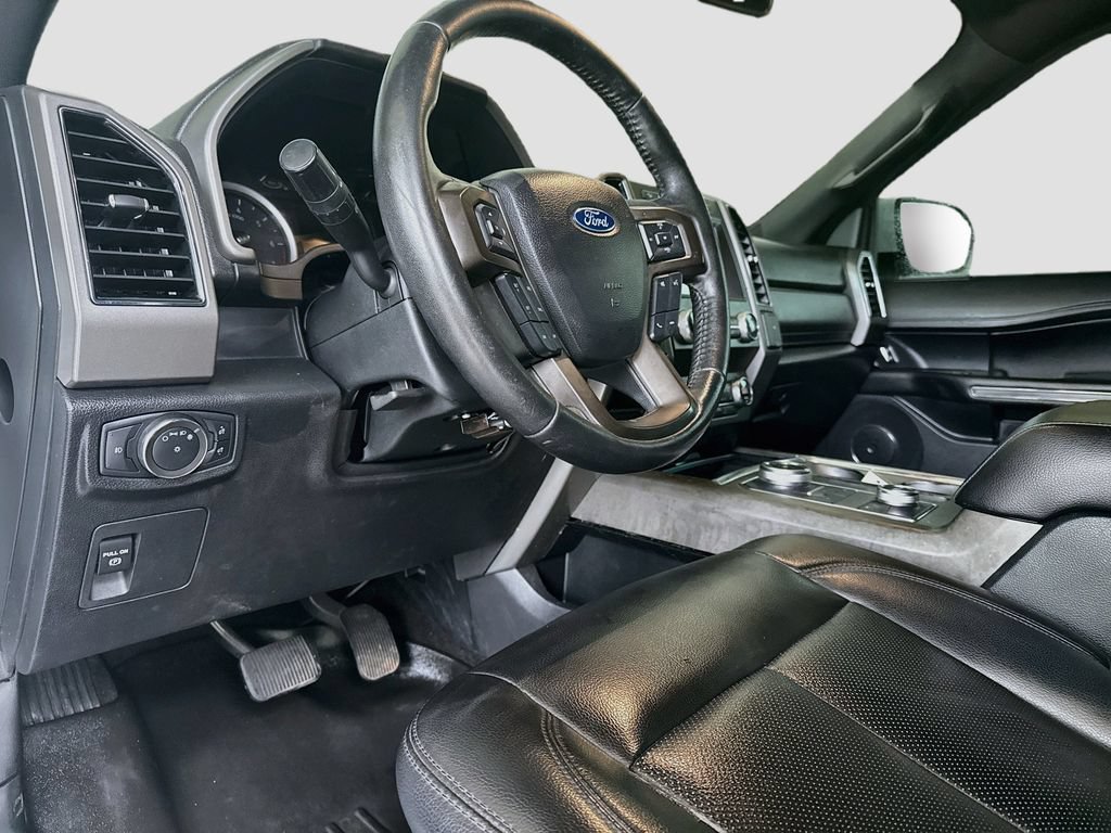 Used 2020 Ford Expedition XLT w/ Equipment Group 201A AWD/4WD image 10