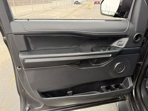 Used 2024 Ford Expedition XLT RWD image 10