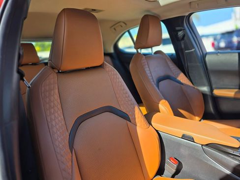 Used 2019 Lexus UX 250h AWD image 11