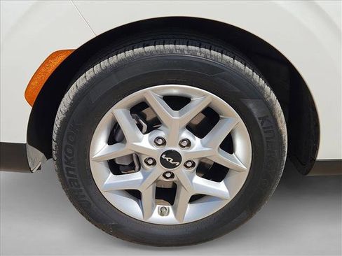 Used 2023 Kia Soul LX w/ LX Technology Package FWD image 16