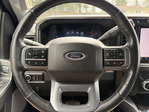 Used 2024 Ford F350 Lariat w/ Lariat Ultimate Package AWD/4WD image 32