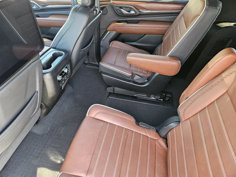 Used 2023 GMC Yukon XL Denali Ultimate image 31