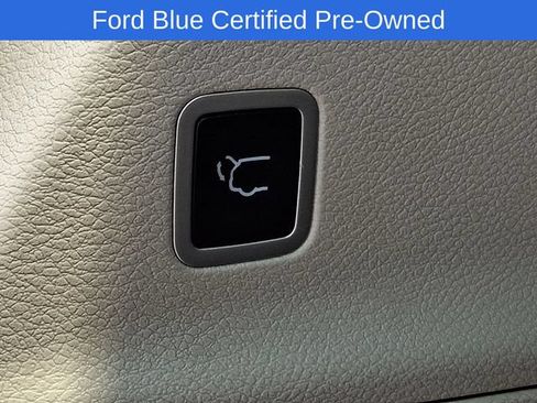 Used 2023 Chrysler Pacifica Touring-L FWD image 32