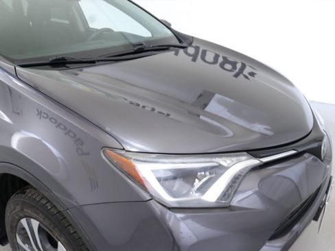 Used 2018 Toyota RAV4 LE image 11