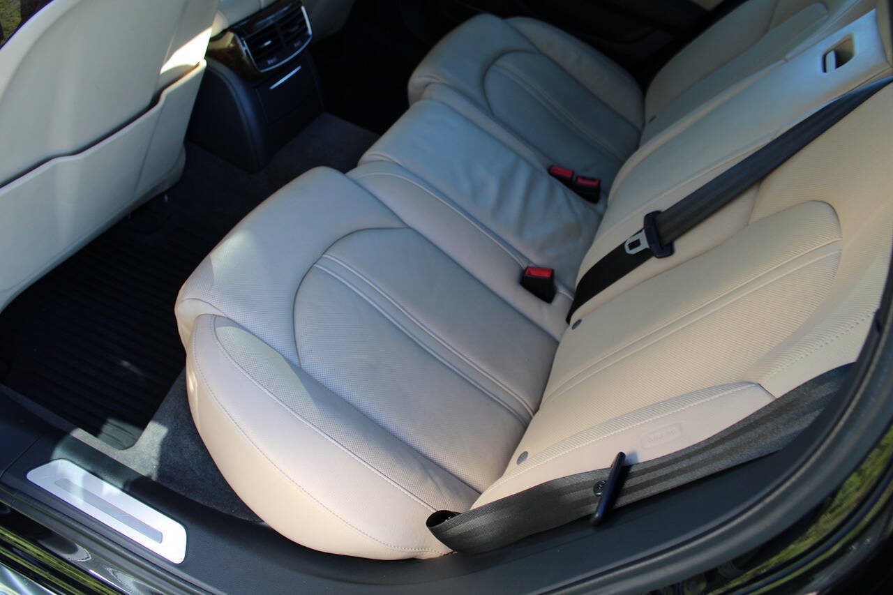 Used 2011 Audi A8 4.2 AWD/4WD image 36