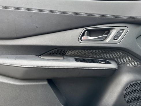 Used 2024 Nissan Ariya FWD image 11