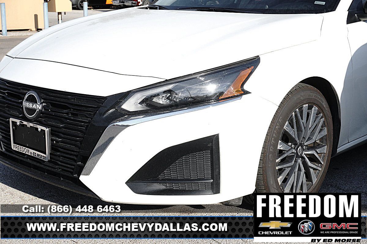 Used 2025 Nissan Altima 2.5 SV FWD image 8
