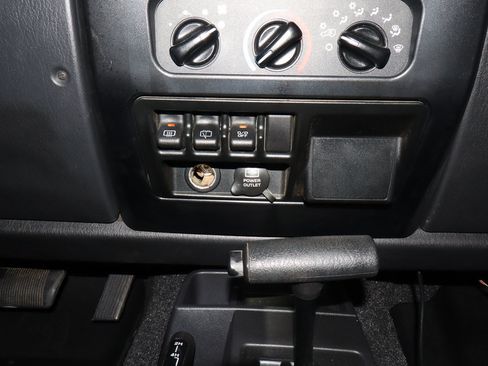 Used 2005 Jeep Wrangler Unlimited AWD/4WD image 20