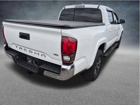 Used 2021 Toyota Tacoma SR5 RWD image 14