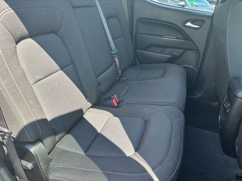 Used 2022 Chevrolet Colorado LT w/ Safety Package image 24