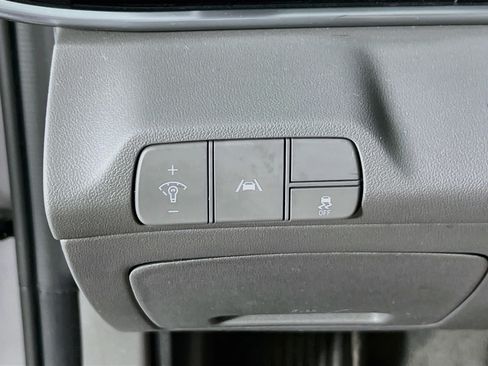 Used 2023 Hyundai Elantra SEL w/ Convenience Package FWD image 10