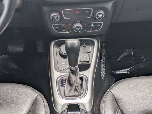 Certified 2019 Jeep Compass Latitude w/ Popular Equipment Group AWD/4WD image 19