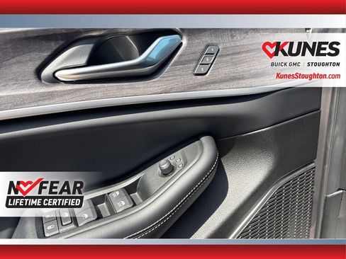 Used 2025 Jeep Grand Cherokee Limited w/ Luxury Tech Group II AWD/4WD image 24