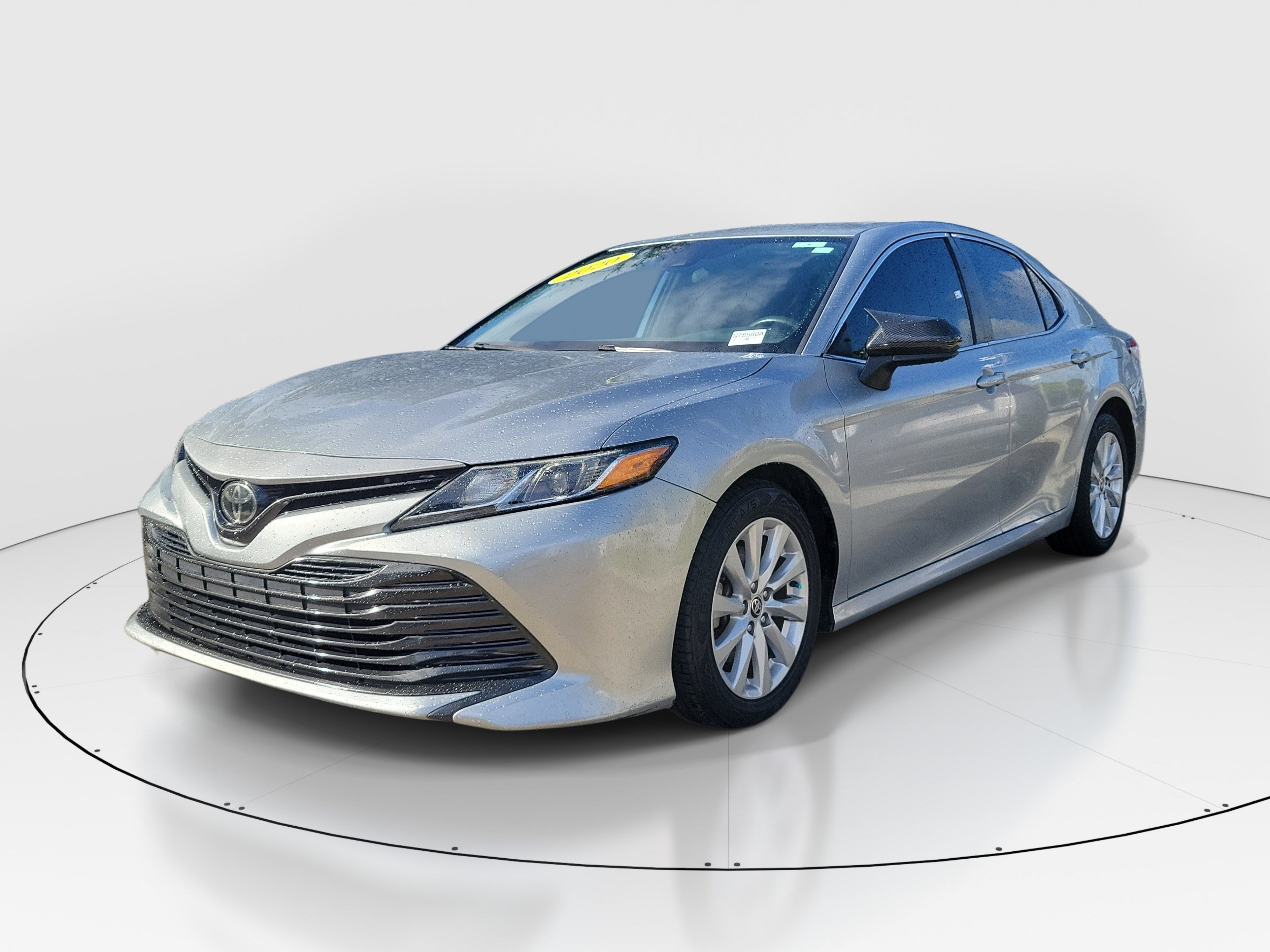Used 2020 Toyota Camry LE FWD image 3