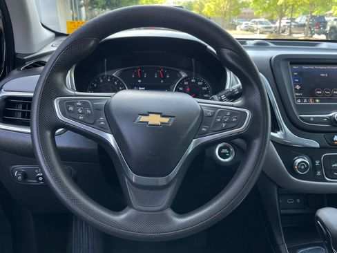 Used 2022 Chevrolet Equinox LS w/ LS Convenience Package FWD image 15