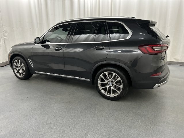 Used 2023 BMW X5 xDrive40i w/ Premium Package AWD/4WD image 3
