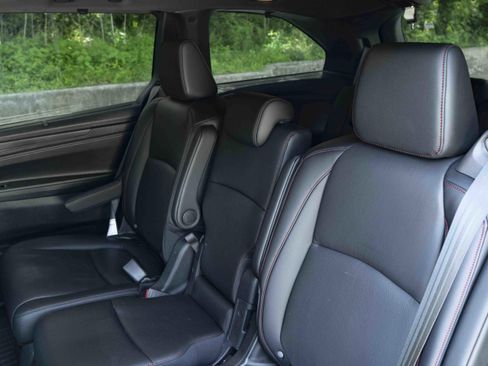 Used 2025 Honda Odyssey Sport-L image 18