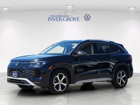 Certified 2025 Volkswagen Tiguan SE AWD/4WD image 3