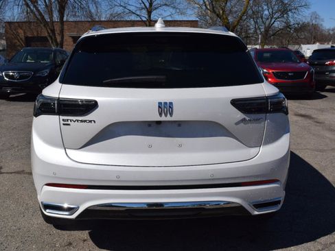 Used 2025 Buick Envision Avenir image 9