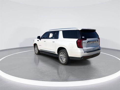 Used 2024 GMC Yukon XL SLT w/ SLT Luxury Package image 6