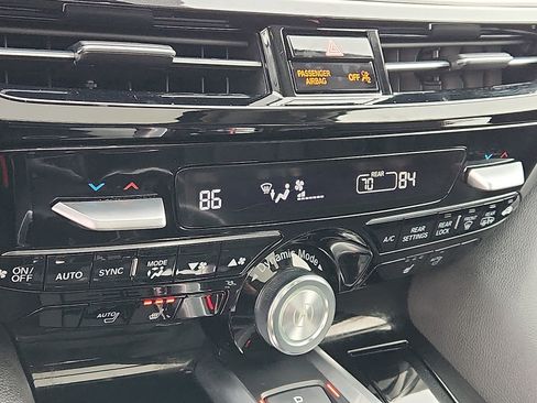 Used 2023 Acura MDX image 17