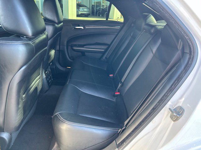 Used 2018 Chrysler 300 S w/ Safetytec Plus Group RWD image 23