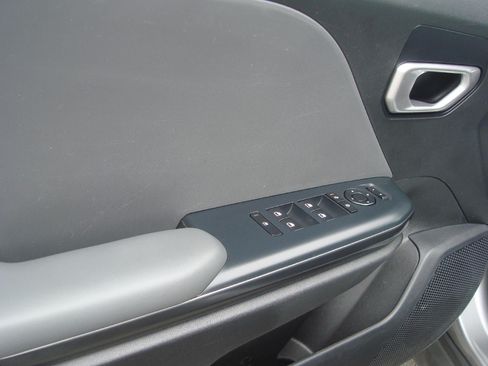 Used 2025 Kia K4 FWD image 6