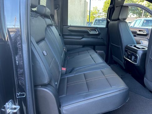 Used 2024 Chevrolet Silverado 2500 High Country w/ High Country Premium Package AWD/4WD image 31