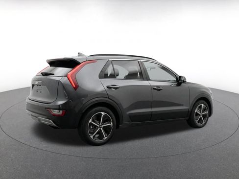 Used 2026 Kia Niro LX FWD image 9