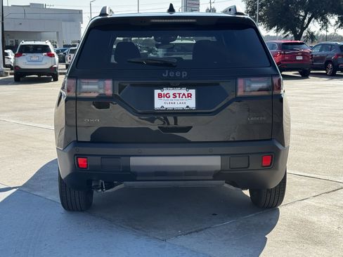 New 2026 Jeep Cherokee Laredo image 9