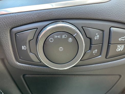Used 2023 Ford Edge Titanium AWD/4WD image 17