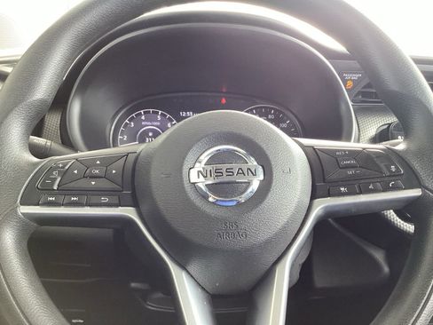 Used 2021 Nissan Kicks SV image 10