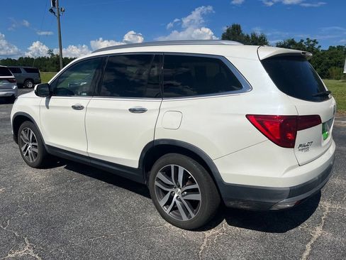 Used 2018 Honda Pilot Touring image 21