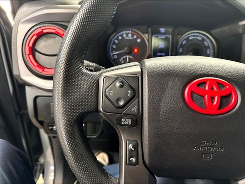 Used 2021 Toyota Tacoma TRD Sport w/ TRD Premium Sport Package AWD/4WD image 19