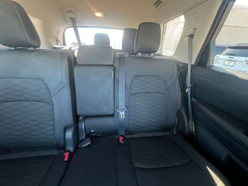 Used 2025 Nissan Pathfinder SV image 39