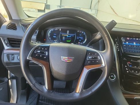 Used 2020 Cadillac Escalade Luxury image 47