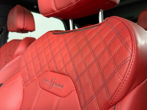 Certified 2022 Bentley Bentayga image 18