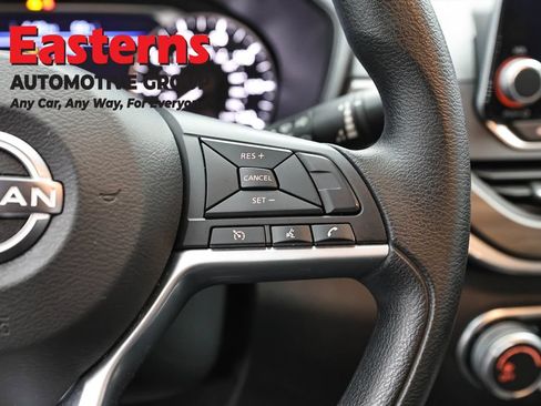 Used 2025 Nissan Altima 2.5 SV FWD image 16