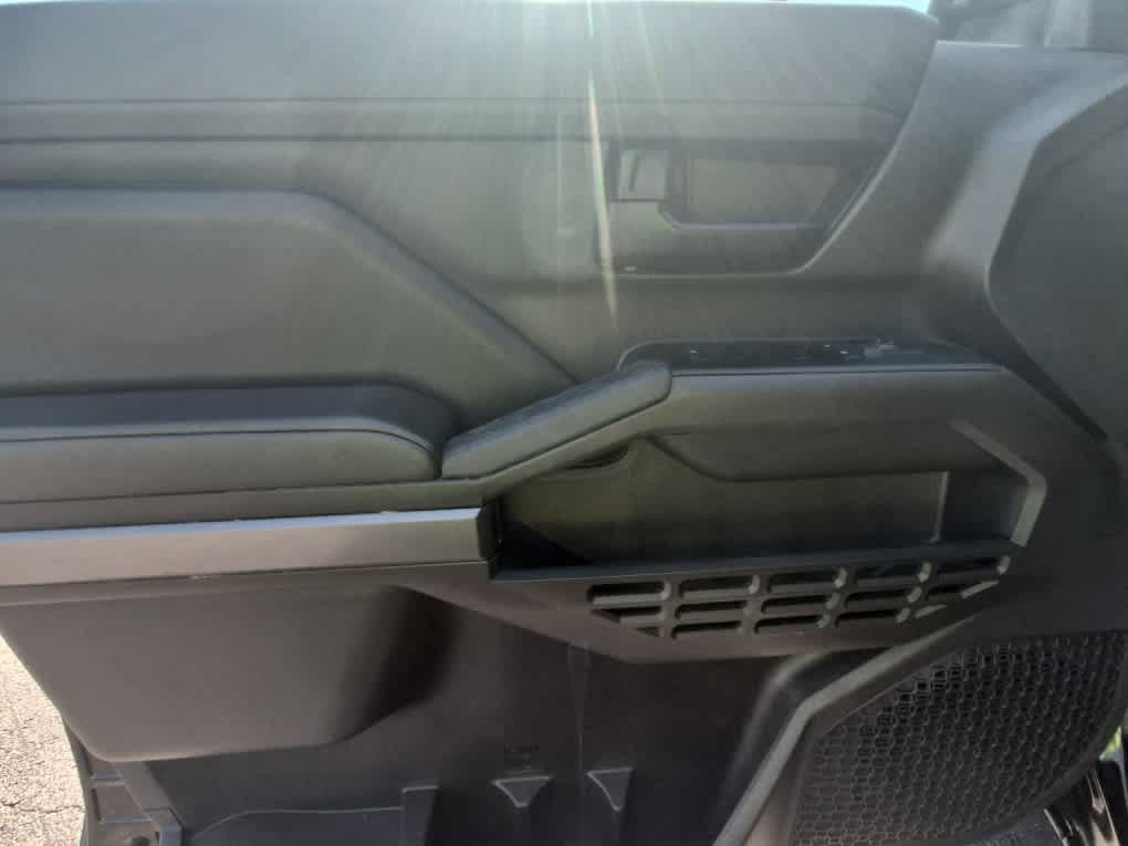 Used 2025 Toyota Tacoma SR5 AWD/4WD image 12