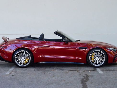 Used 2022 Mercedes-Benz SL 63 AMG 4MATIC w/ Driver Assistance Package image 20