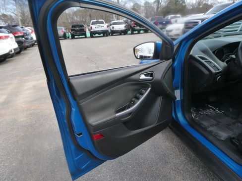 Used 2014 Ford Focus Titanium image 13