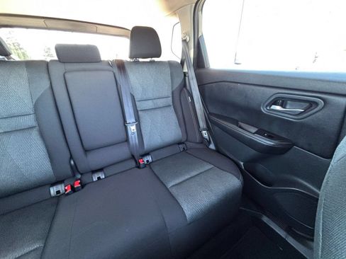 Used 2025 Nissan Rogue SV FWD image 39