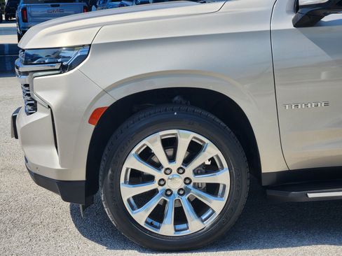Used 2021 Chevrolet Tahoe Premier w/ Premium Package RWD image 28