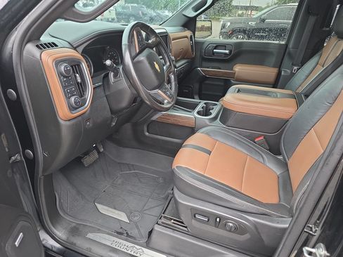 Used 2020 Chevrolet Silverado 1500 High Country w/ Technology Package AWD/4WD image 11