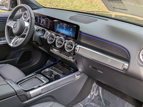 New 2026 Mercedes-Benz GLB 250 image 34