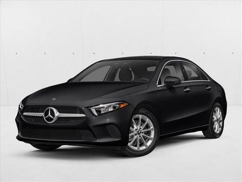 Used 2022 Mercedes-Benz A 220 4MATIC w/ AMG Line image 1