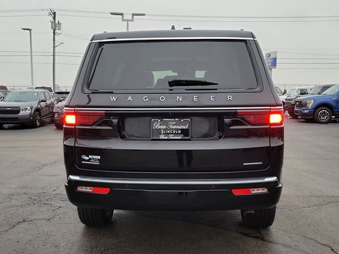 Used 2023 Jeep Wagoneer Series III w/ Premium Group I image 5
