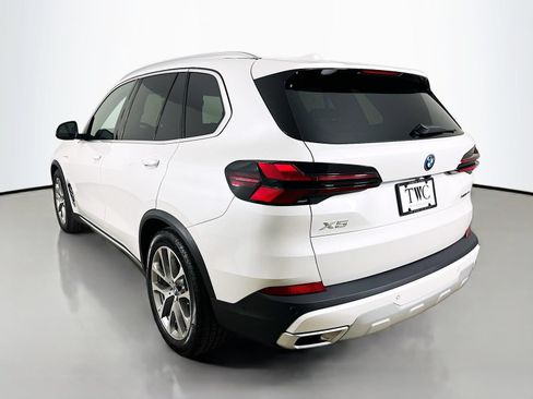 New 2026 BMW X5 xDrive50e w/ Premium Package AWD/4WD image 7