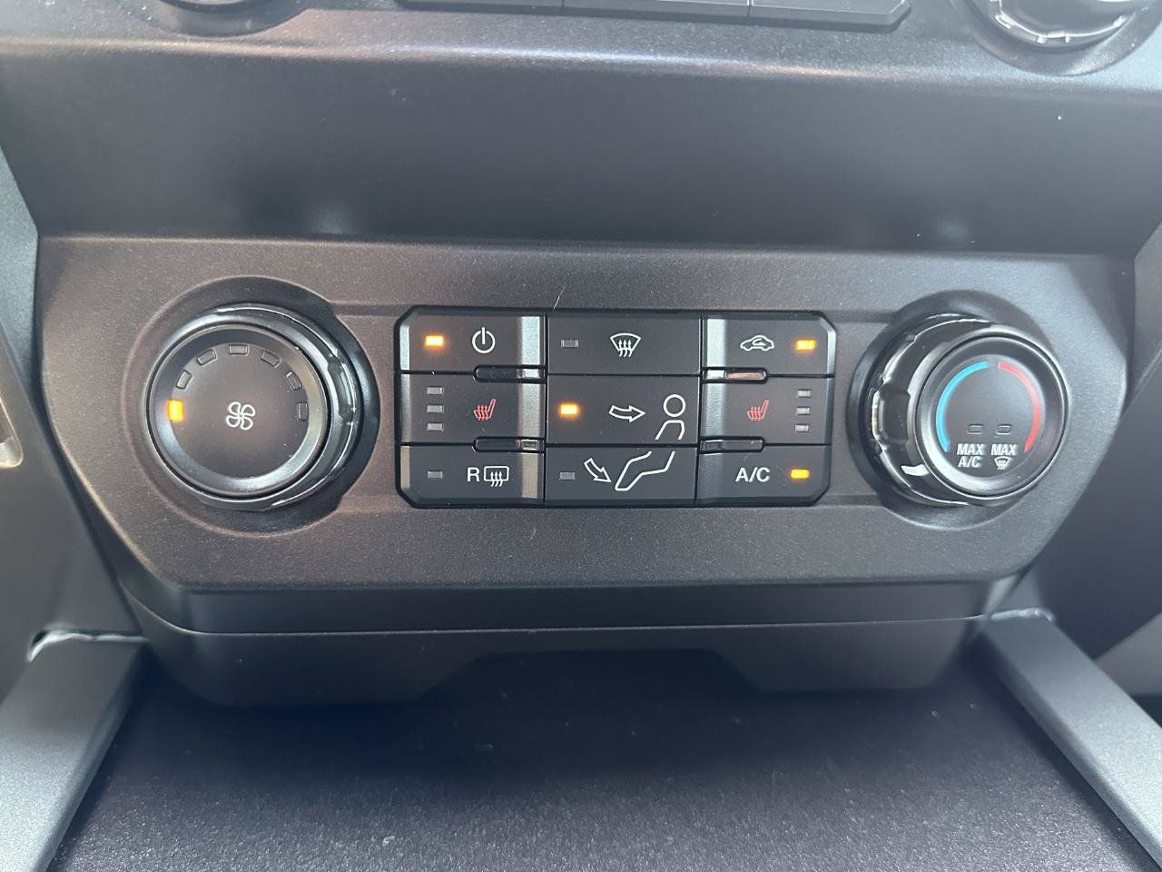 Used 2022 Ford F350 XLT w/ XLT Premium Package AWD/4WD image 57